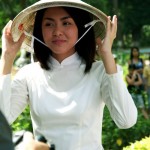Cô Nàng Tốt Bụng